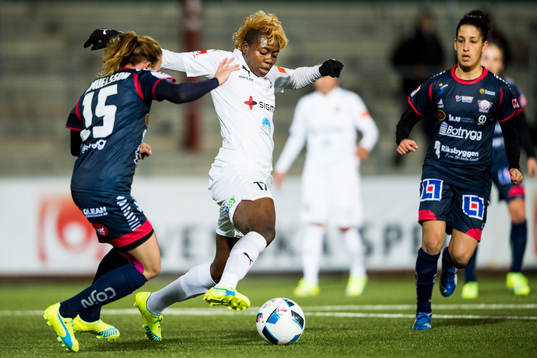 Rosengårds Gaëlle Enganamouit och Linköpings Jessica