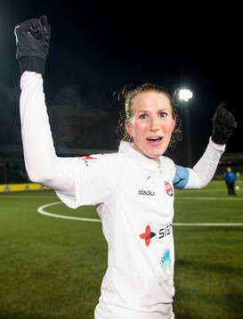 Rosengårds Emma Berglund jublar