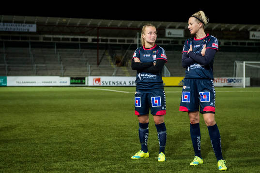 Linköpings Tove Almqvist och Janni Arnth Jensen deppar