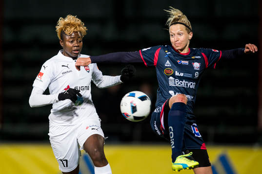 Rosengårds Gaëlle Enganamouit och Linköpings Janni Arnth