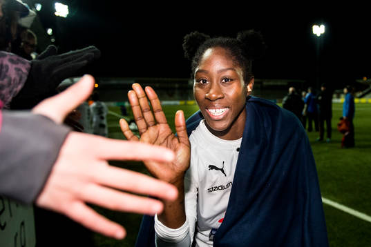 Rosengårds Anita Asante jublar med publiken