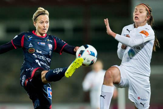 Linköpings Janni Arnth Jensen och Rosengårds Lieke Martens