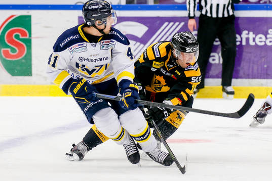 s Chris Campoli