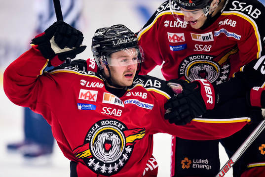 Luleås Lucas Wallmark jublar