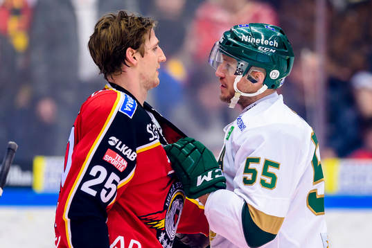 Luleås Anton Hedman och Färjestads Ole-Kristian Tollefsen