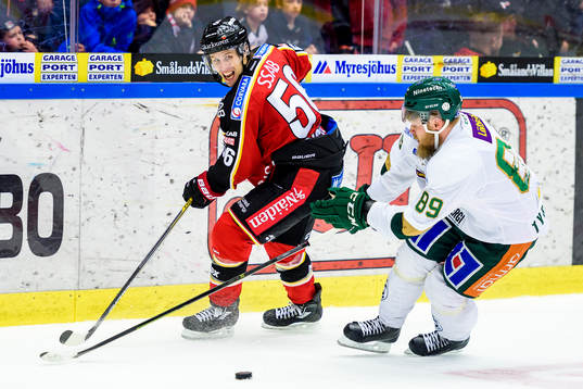 Luleås Jonathan Sigalet och Färjestads Antti Tyrväinen