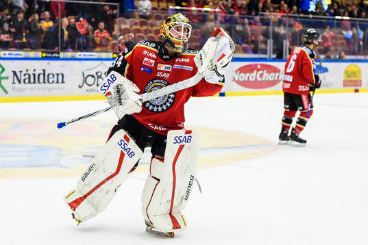 Luleås målvakt Joel Lassinantti jublar