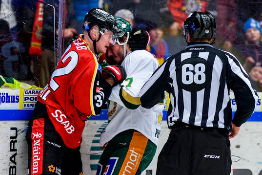 Luleås Lennart Petrell i bråk med Färjestads John Persson