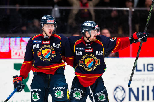 Djurgårdens Philip Holm och Daniel Brodin jublar
