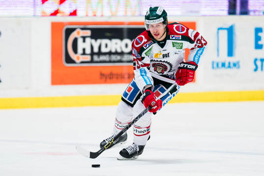 Frölundas Elias Fälth med pucken