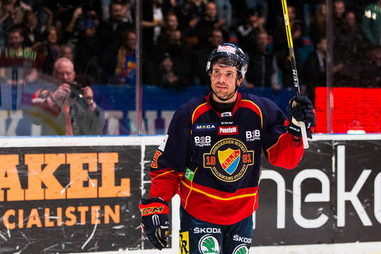 Djurgårdens Matt Anderson tackar publiken