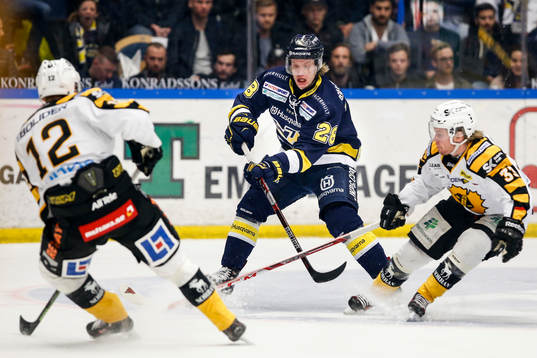 s Anton Bengtsson mot Skellefteås Adam Pettersson och