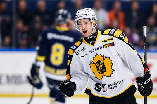 Skellefteås Andrew Calof jublar