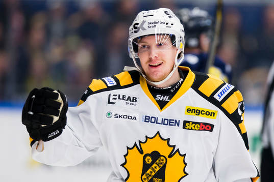 Skellefteås Niclas Burström jublar