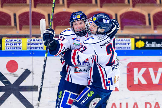 Linköpings Madelen Haug Hansen (v) jublar