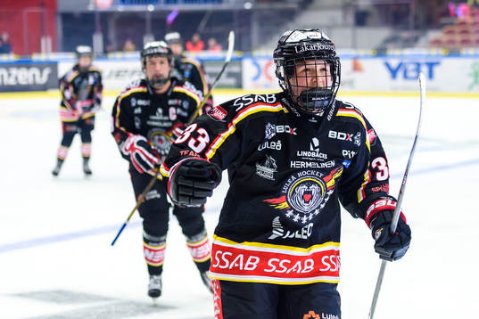 Luleås Michelle Karvinen jublar