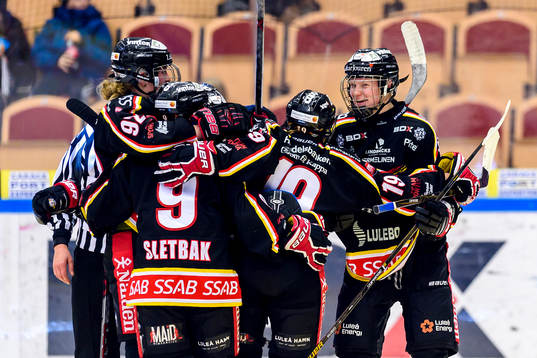 Luleås Mira Jalosuo (h) jublar