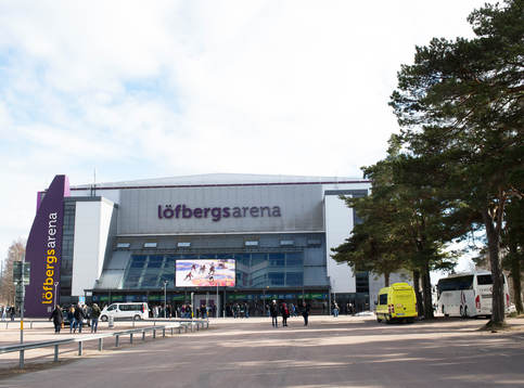 Exteriör av Löfbergs Arena