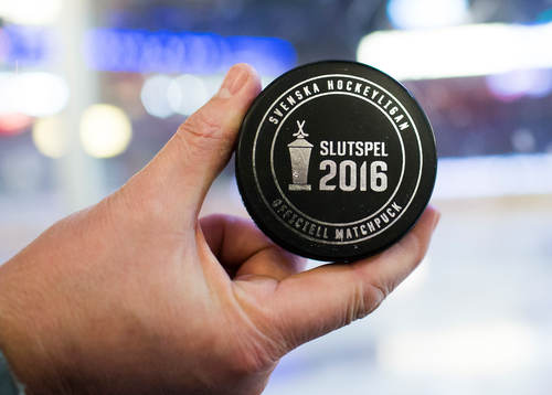 En generell bild av en puck med text slutspel 2016under