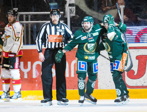 Färjestads Milan Gulas jublar