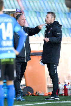 Halmstads tränare Jan Jönsson och Örgrytes tränare