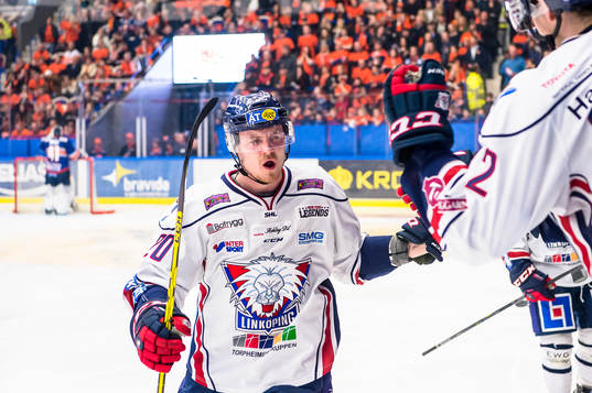 Linköpings Nick Sörenssen jublar