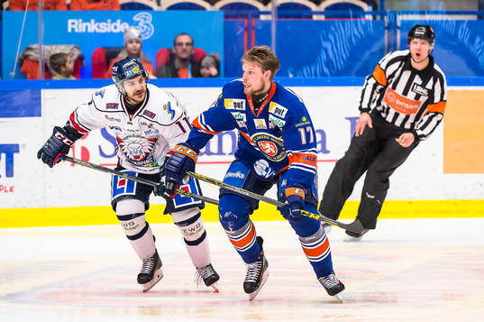 Linköpings Garret Roe och Växjös Alexander Johansson