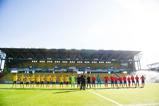 Elfsborgs vice ordförande Sune Lundqvist håller tal på