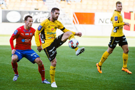 Helsingborgs Anton Wede och Elfsborgs Emir Bajrami