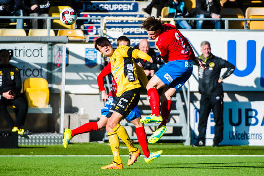 Elfsborgs Viktor Prodell och Helsingborgs Carl Johansson