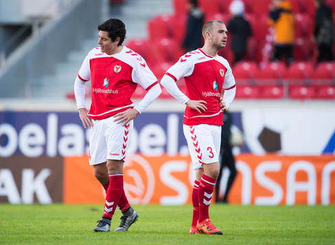Kalmars Sebastian Starke-Hedlund och Marko Biskupovic deppar