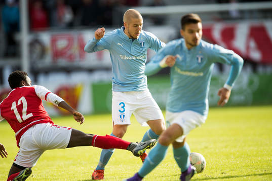 Kalmars Lumala Abdu och Malmö FFs Anton Tinnerholm