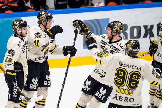 s Malte Strömwall jublar