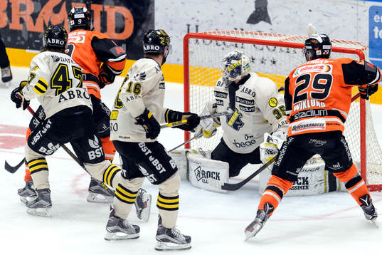Karlskronas Vjatjeslav Trukhno gör 3-2 och avgör i