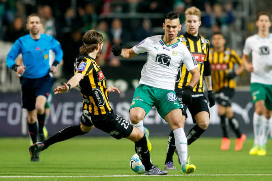 Häckens Simon Sandberg och Hammarbys Alexssander Medeiros