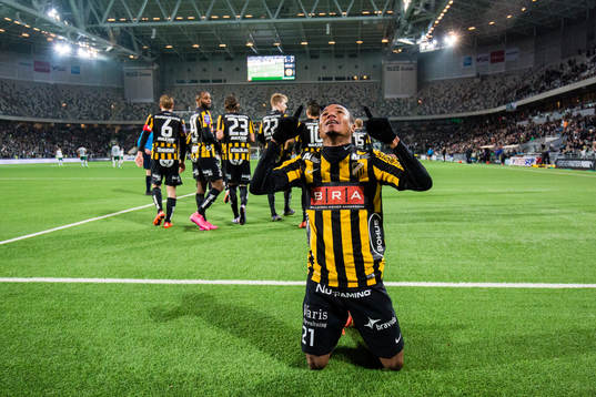 Häckens Nasiru Mohammed jublar