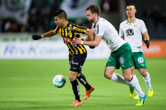 Häckens Paulo de Oliveira och Hammarbys Arnor Smarason