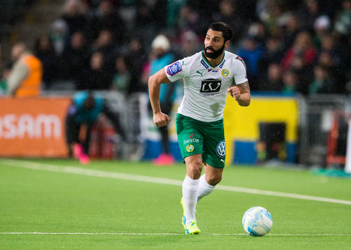 Hammarbys Stefan Batan med bollen