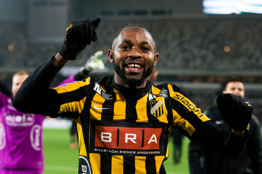 Häckens René Makondele jublar