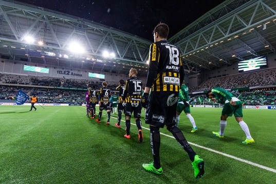 Häckens och Hammarbys spelare gör entré på Tele2 Arena