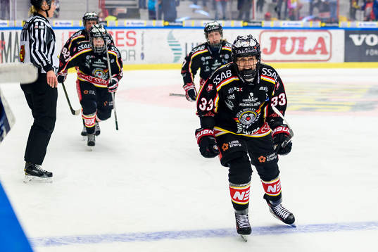 Luleås Michelle Karvinen jublar