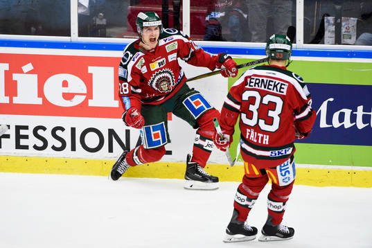 Frölundas Johan Sundström och Elias Fälth jublar