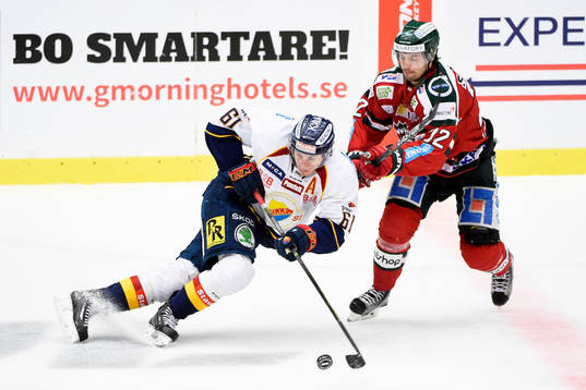 Djurgårdens Markus Ljungh och Frölundas Patrik Carlsson