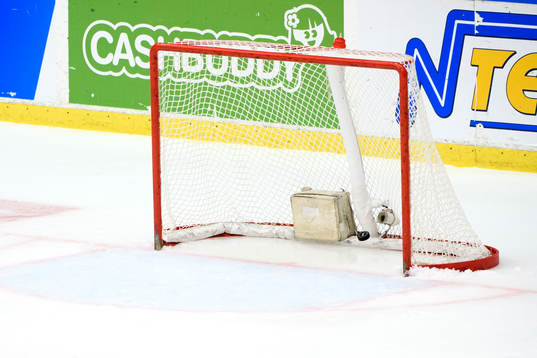 Frölundas Nicklas Lasu gör 5-1 i tom målbur