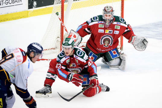 Frölundas Tom Nilsson och målvakt Lars Johansson