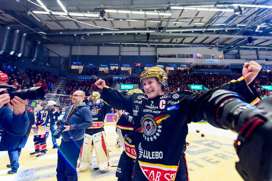 Luleås Emma Eliasson jublar