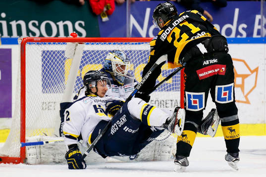 s Kristofer Berglund och Skellefteås Jimmie Ericsson