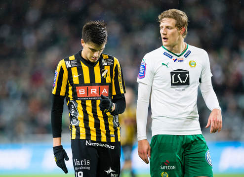 Häckens Alexander Jeremejeff ser deppig ut