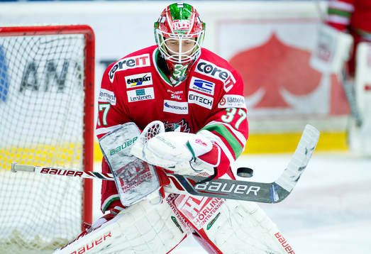 Modos målvakt Adam Reideborn