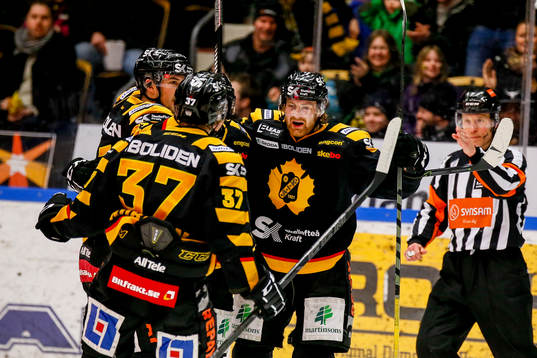 Skellefteås Jimmie Ericsson jublar